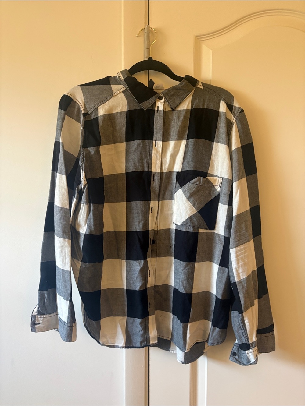 H&M Black and White Buffalo Check Button-Down Shirt